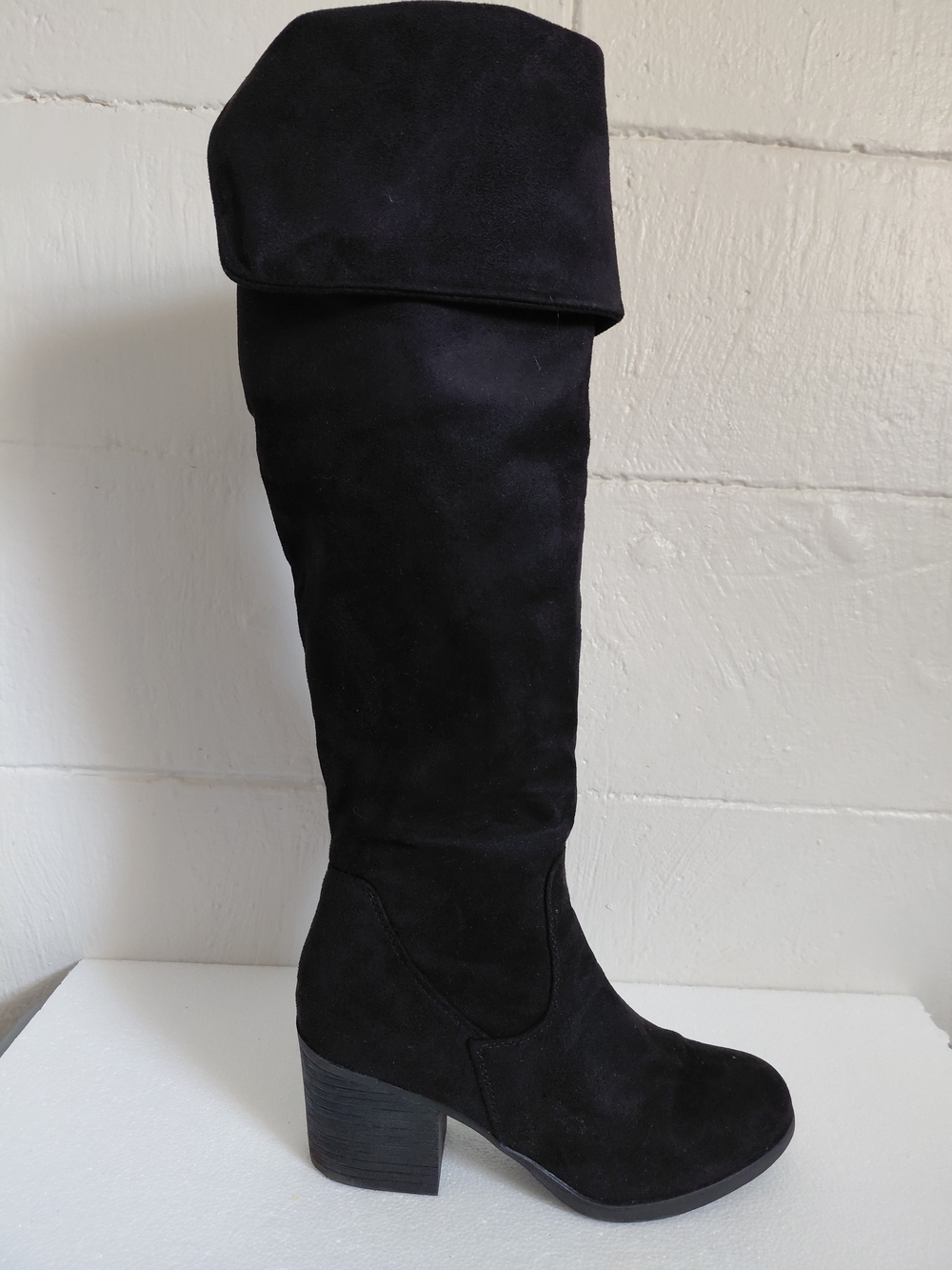 Source Unknown Black Knee-High Block Heel Boots